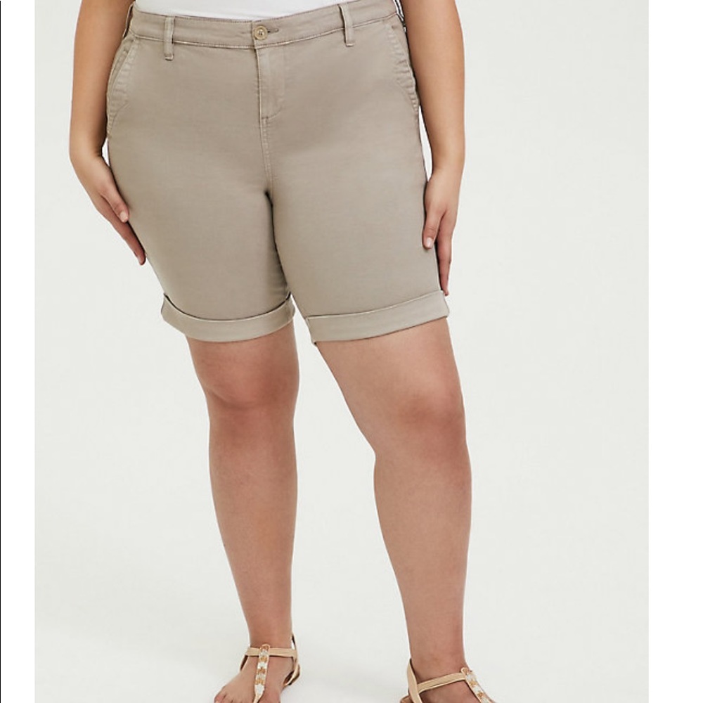 🆕 BERMUDA SHORT - TWILL TAUPE